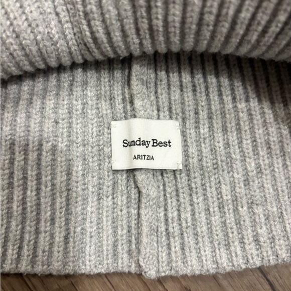 Aritzia Sunday Best Ribbed Hood! - Picture 6 of 7